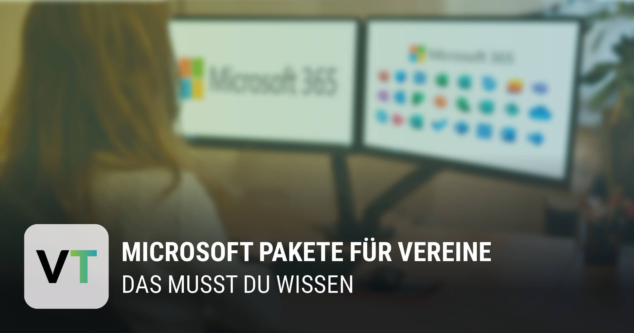Personen zeigen auf Laptop-Bildschirm