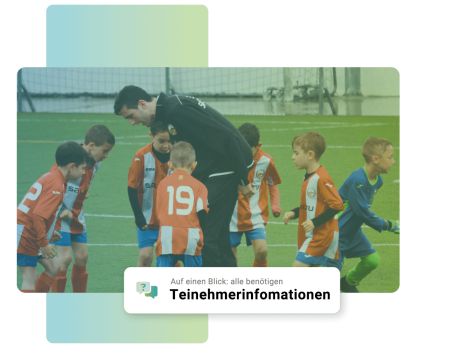 Kinder mit Coach beim Fußball