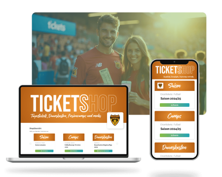 Laptop und Handy mit Ticketshop, zwei in die Kamera lachende Personen im Hintergrund