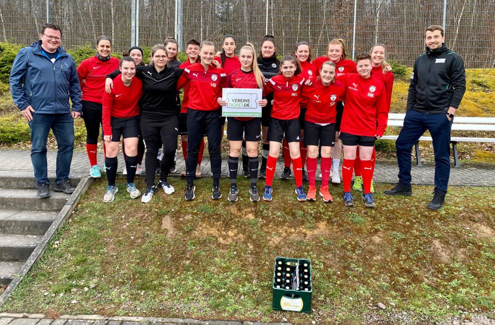 Bierkastenaktion mit Volksbank Trier zu Besuch bei FSG Saarburg-Serrig
