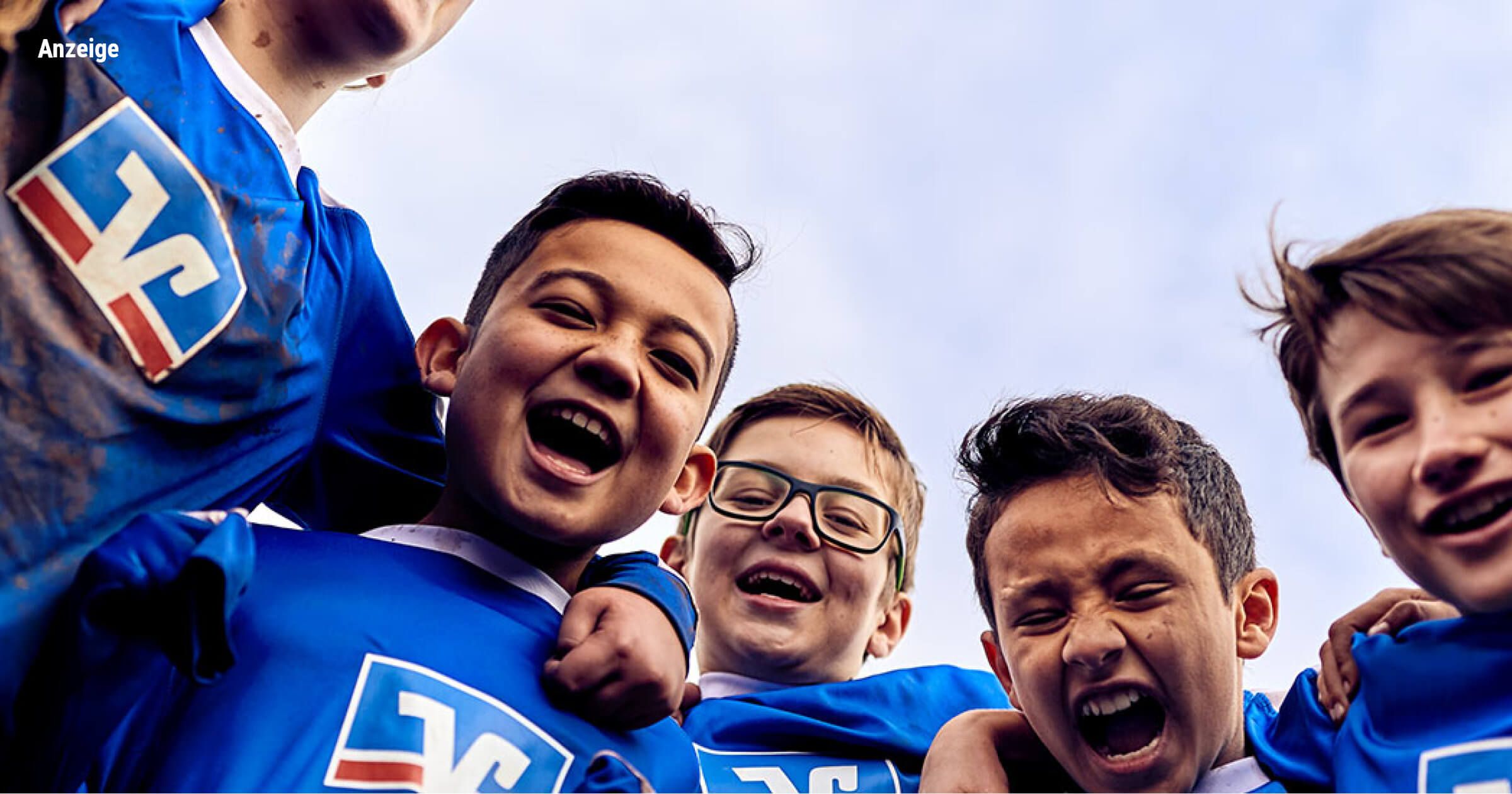Kinder mit Sternen des Sports Shirts der Volksbanken Raiffeisenbanken